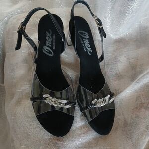 VINTAGE 70'S ONEX BLACK CLEAR AND LUCITE SLINGBACK HEEL SZ 7 (38)